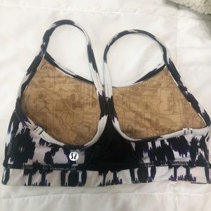 Lululemon sports bra
